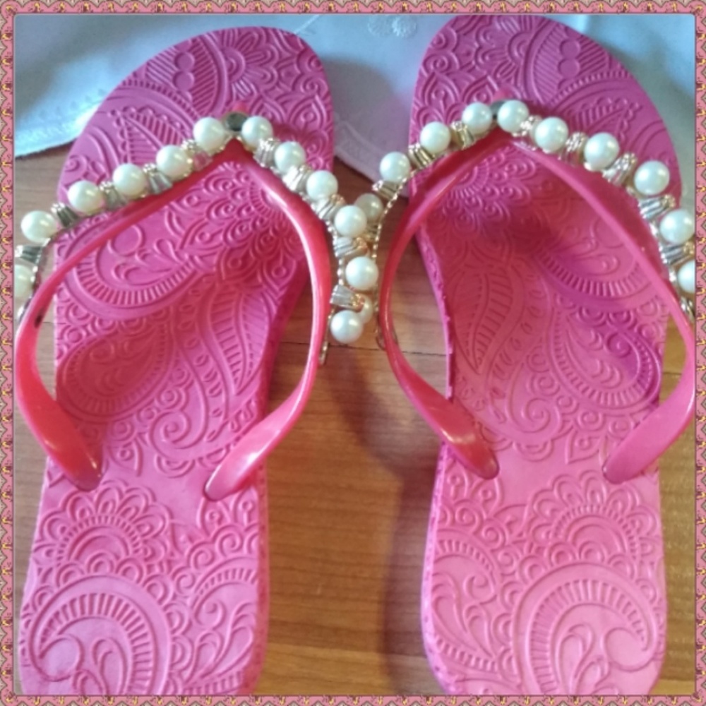 👙HP* Neon Pink Flip Flops with Pearls!👙